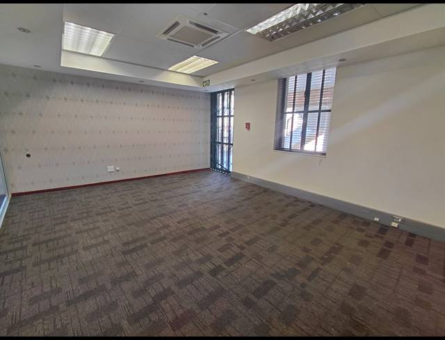 170M² OFFICE TO LET IN BRYANSTON